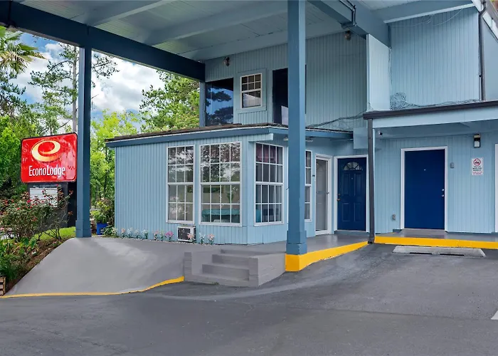 Econo Downtown - *